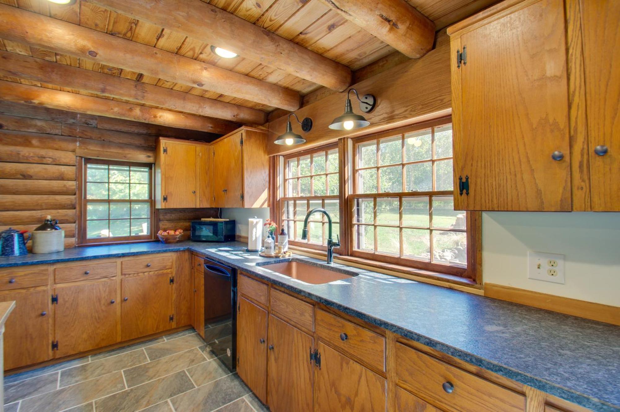 Cozy Log Cabin Getaway With Fire Pit And 3 Acres! Ruckersville Εξωτερικό φωτογραφία